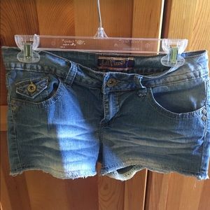 medium wash jean shorts